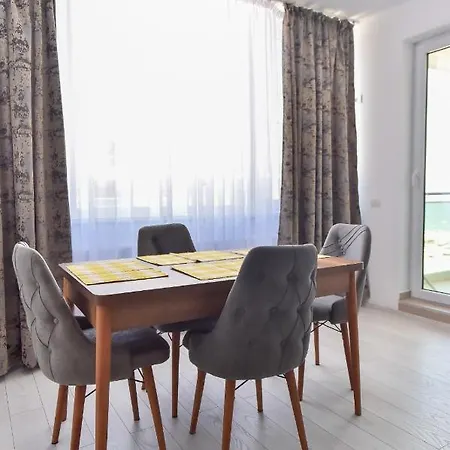 Michael Hello Sunshine Resident Apartment Navodari